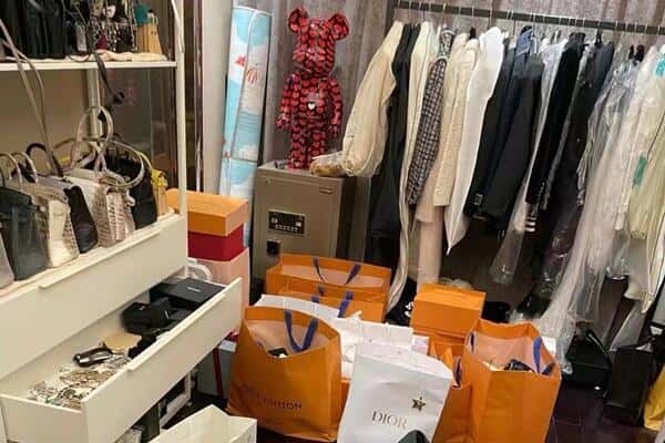呼中区回收一线品牌衣服